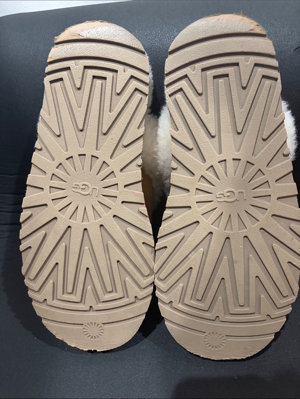 Authentic Disquette UGG Slippers - Picture 8 of 10